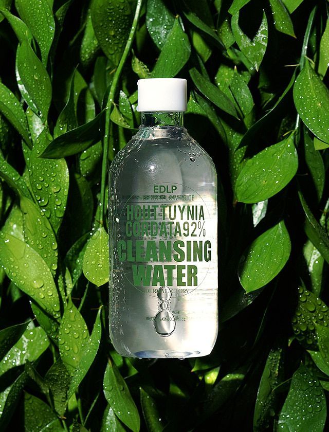 Очищающая вода для лица с экстрактом цветка хауттюйнии Derma Factory Houttuynia Cordata 92% Cleansing Water